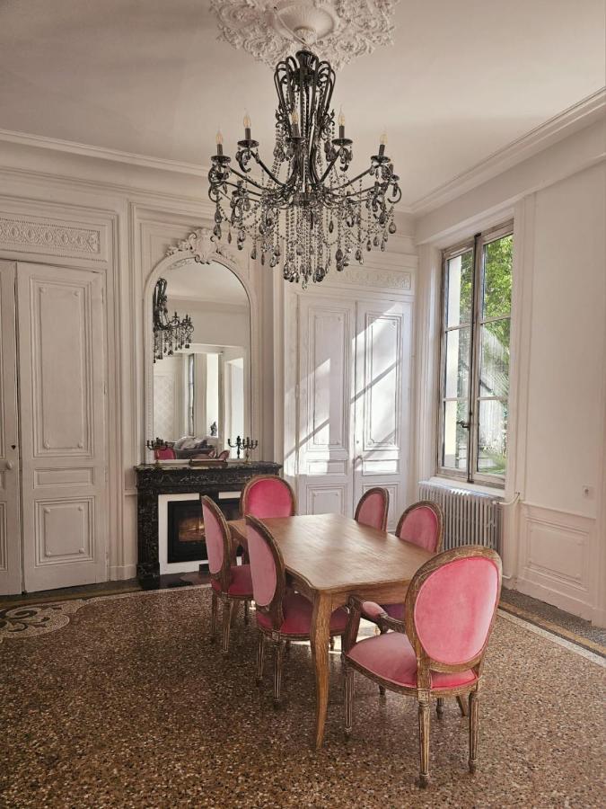 Chateau Grandclement Lyon Villeurbanne Niveau Rdc - Tresor Cache En Ville Avec Vue Piscine Et Parc Вильорбан Екстериор снимка