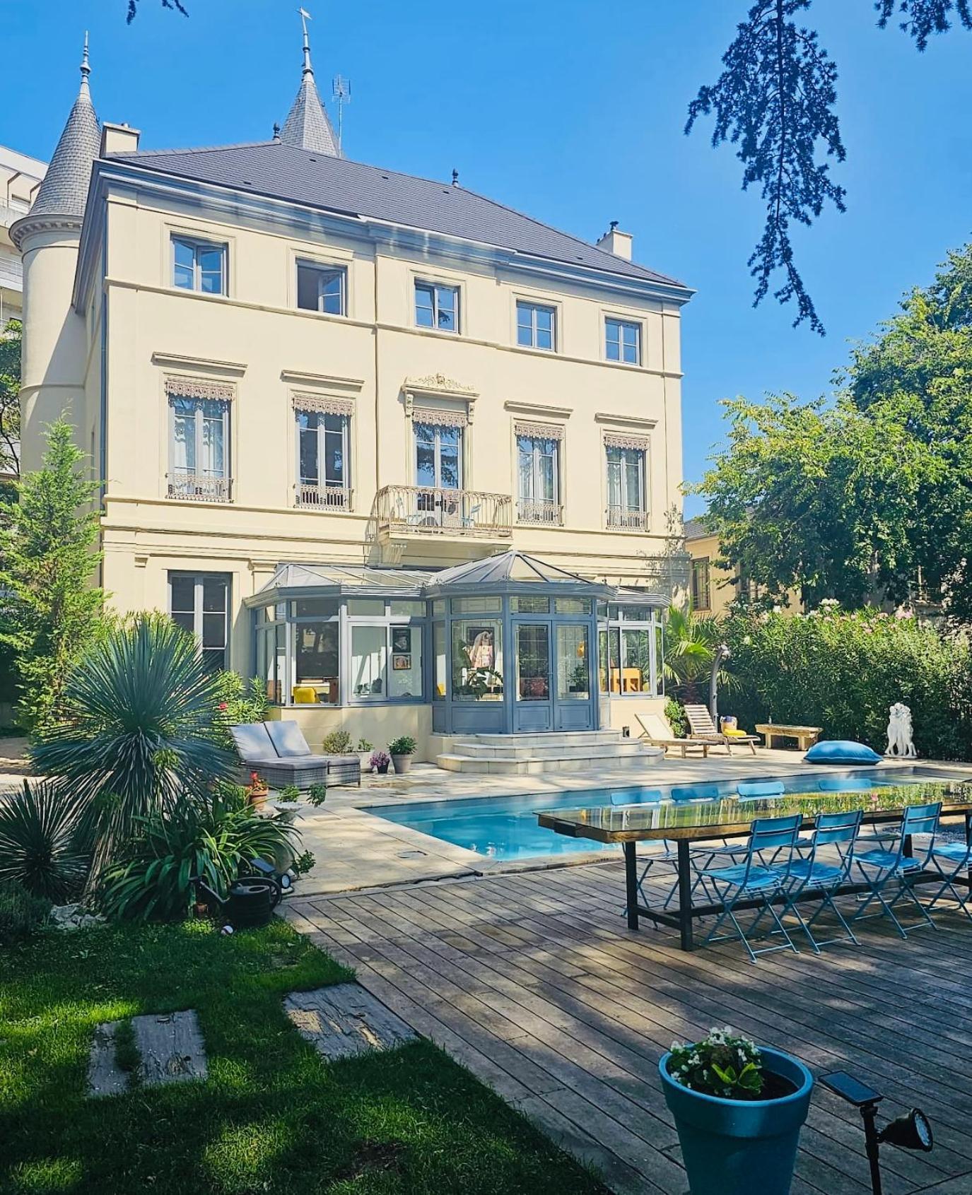 Chateau Grandclement Lyon Villeurbanne Niveau Rdc - Tresor Cache En Ville Avec Vue Piscine Et Parc Вильорбан Екстериор снимка